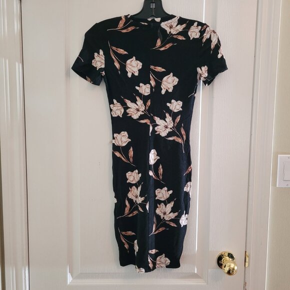 Dynamite Women's Floral Knot T-shirt Dress - Picture 5 of 5